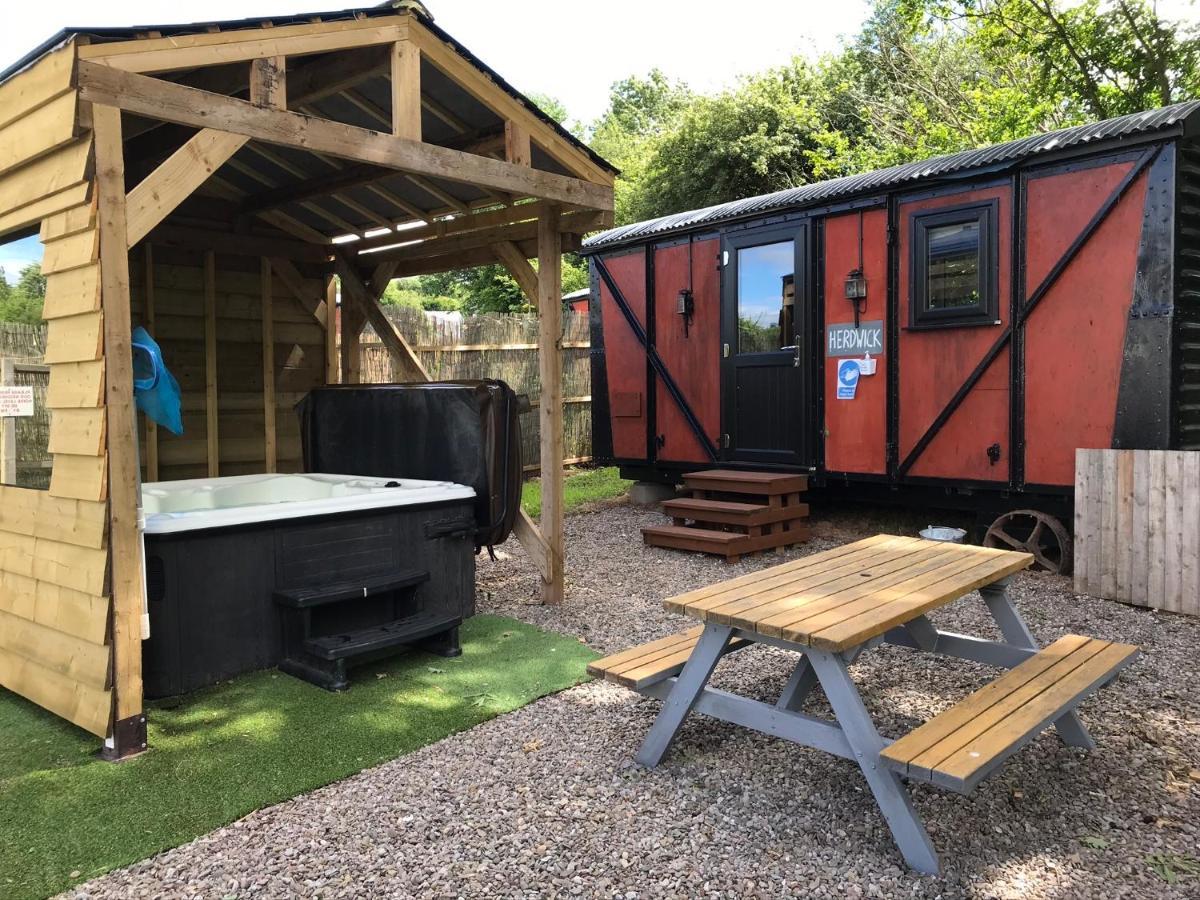 Luxury Cosy Carriage With Electric Private Hot Tub Apartment Hereford Exterior photo
